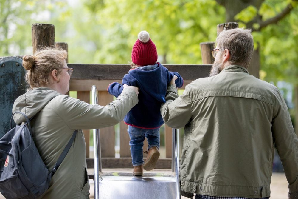 Umgangsregelungen werden nicht durch die Verordnungen ausgeschlossen. Das Kind hat weiter ein Recht auf Umgang mit Bezugspersonen.