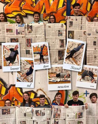 „Cool drauf, nicht immer einfach - aber die Lehrer mögen uns“, so stellt sich die Klasse 9b der Oranienbaumer Gesamtschule im Gartenreich im MZ-Blog von Klasse 2.0 vor.