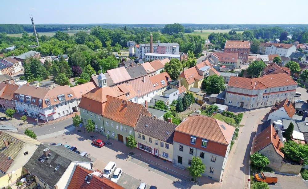 Im Jeßnitzer Rathaus möchte Bürgermeister Bernd Marbach auf eine Haushaltssatzung 2018 verzichten.