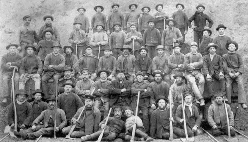 Nachterstedter Bergarbeiter im Jahr 1881.