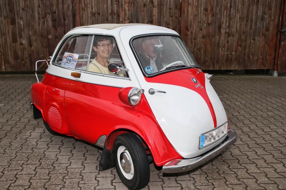 Der Isetta-Oldtimer von Familie Bindernagel war das wohl kleinste und älteste Fahrzeug.
