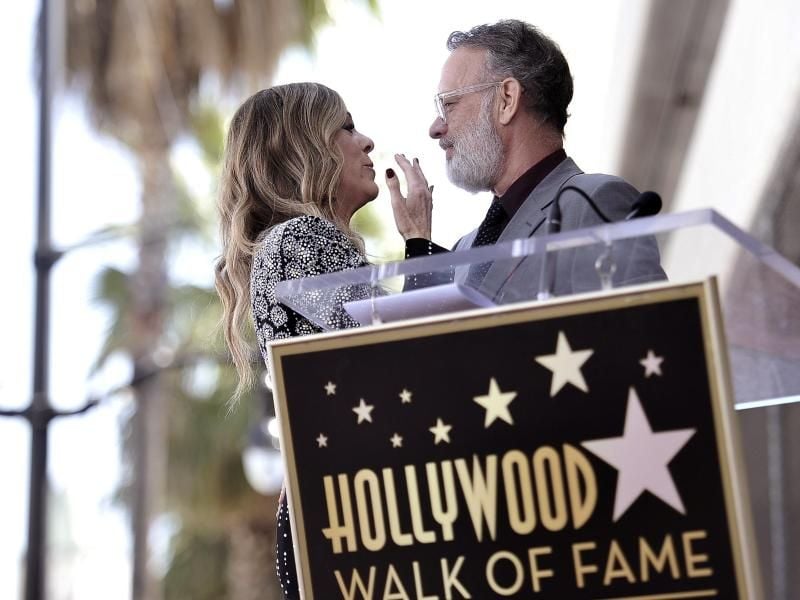US-Schauspieler Tom Hanks und seine Frau, Schauspielerin und Sängerin Rita Wilson, nehmen an einer Zeremonie auf dem „Walk of Fame” teil, bei der Wilson einen Stern erhalten hat. Foto: Richard Shotwell/Invision