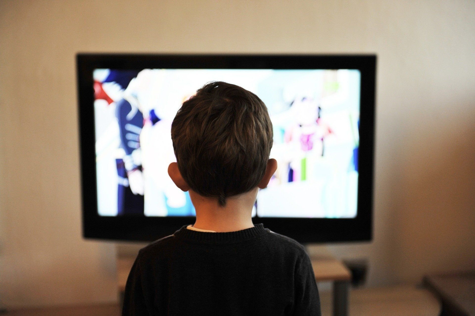 Für Kinder wird vermehrt Bildungsfernsehen gesendet.