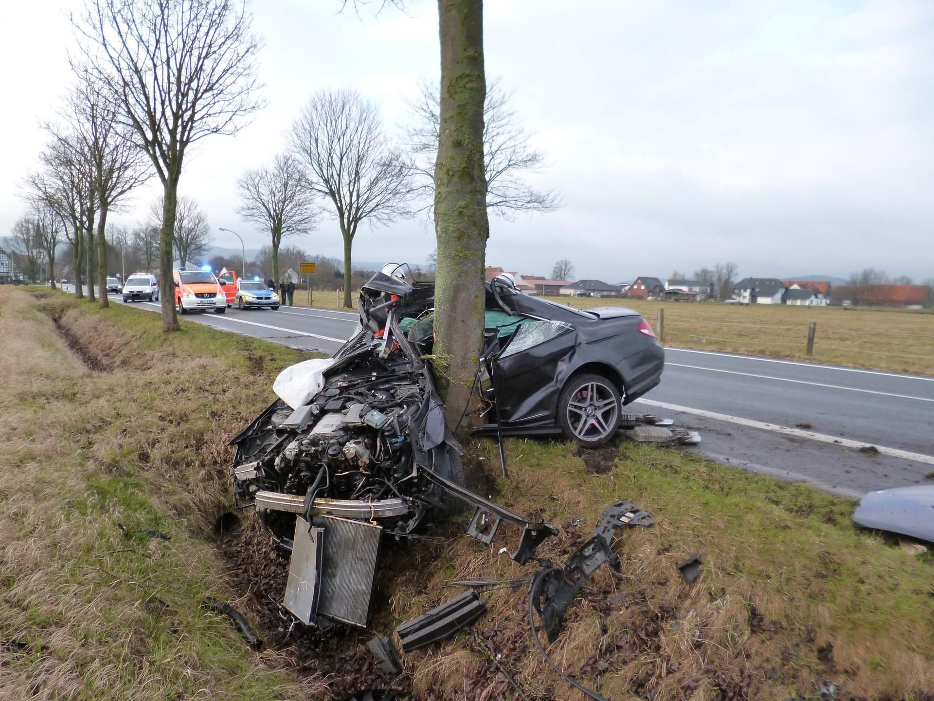 Für die Fahrerin des Autos kam jede Hilfe zu spät.