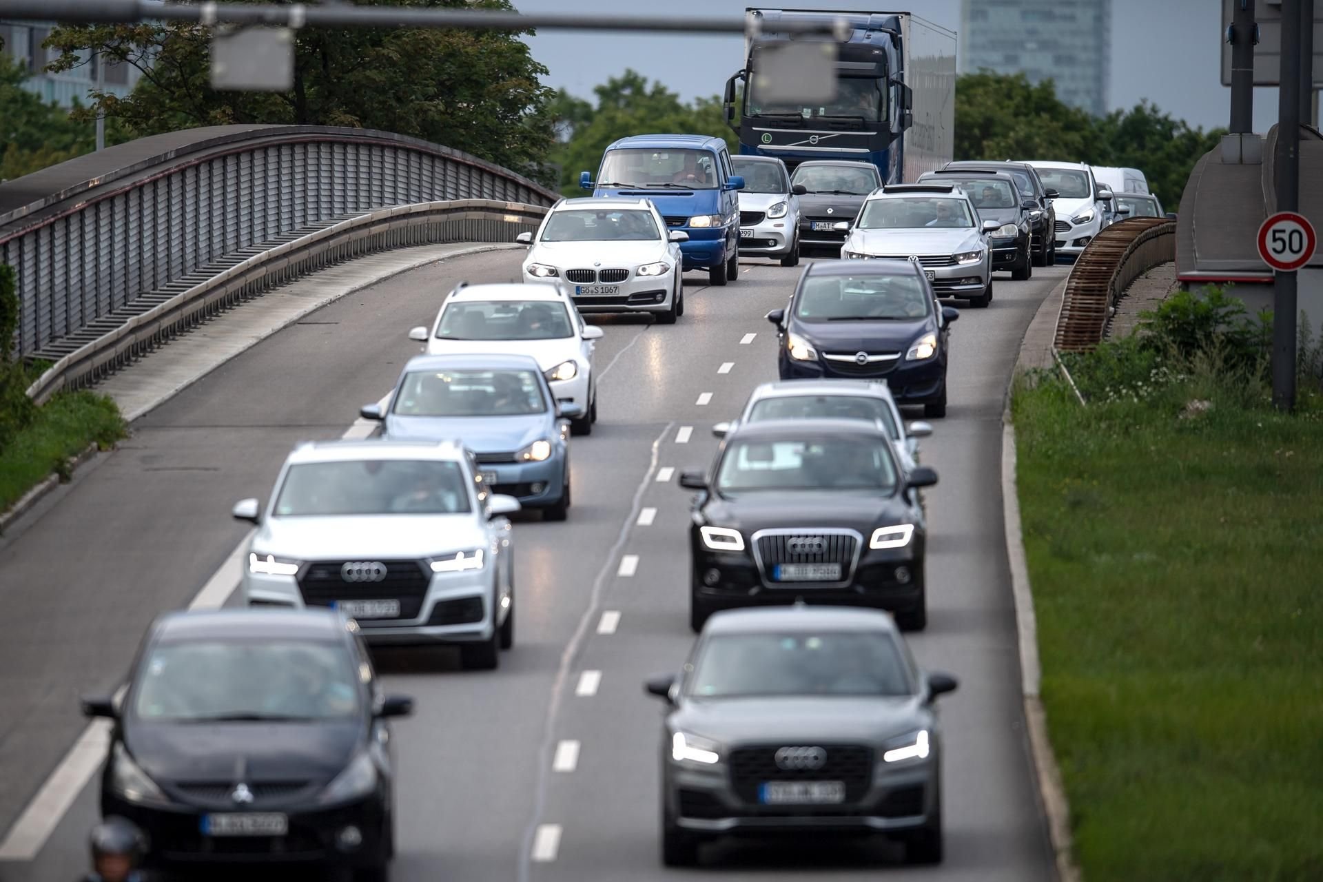 Immer mehr Autos in Deutschland schalten von selbst.