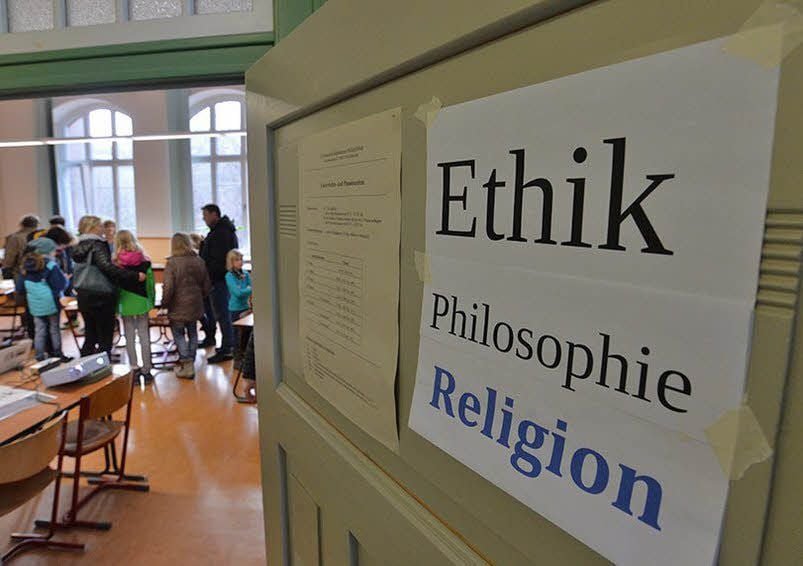 Viele Gäste zog es in die Klassenzimmer, wo es viel zu sehen gab.