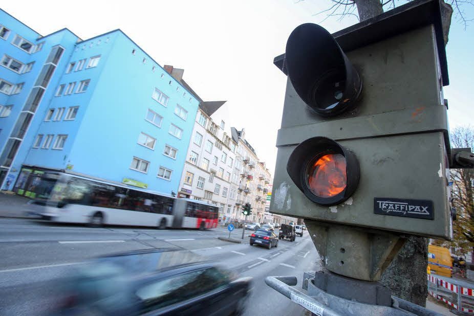 Wer geblitzt wurde, ist nicht automatisch schuldig. Mehr als ein Drittel der Verfahren wird zugunsten der Betroffenen entschieden.
