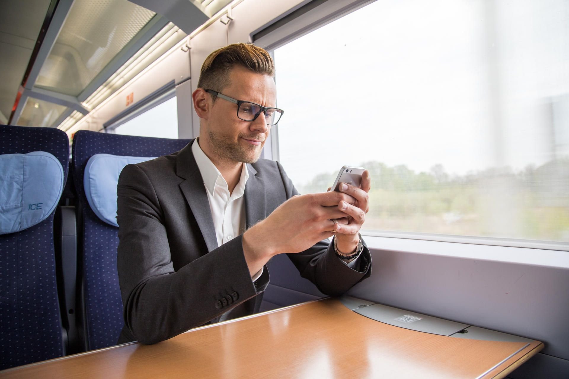 Nachholbedarf gibt es bei den Mobilfunknetzen teils nicht nur in ländlichen Gebieten, sondern insbesondere entlang der Fernzug-Trassen, hat das „Chip“-Fachmagazin ihn seinem jährlichen Netztest festgestellt.