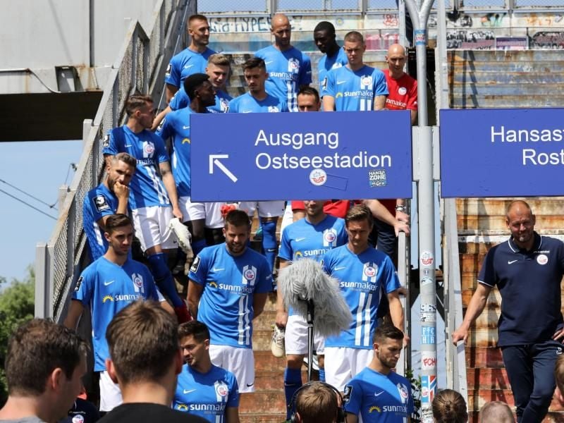 Hansa Rostock geht mit einer runderneuerten Mannschaft in die Saison der 3. Liga. Foto: Bernd Wüstneck