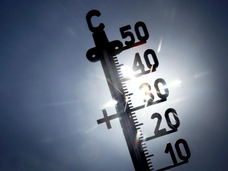 Bei anhaltender Sommerhitze bleiben auch die meisten Wohnungen nicht kühl. Doch fehlt dem Gebäude ein ausreichender Wärmeschutz, kann eine Mietminderung gerechtfertigt sein. Foto: Fredrik von Erichsen