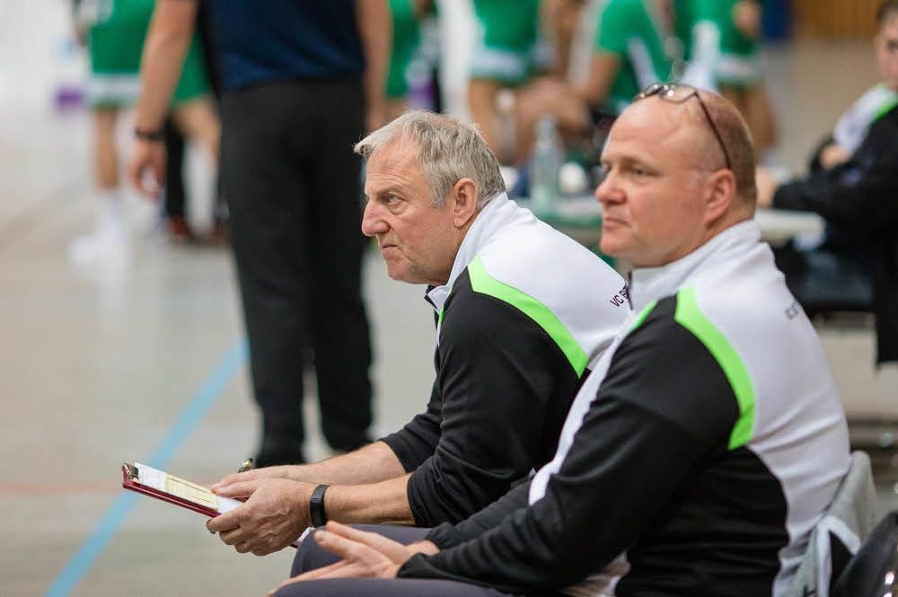Das Spielgeschehen beim VC BItterfeld-Wolfen verfolgt Hans-Jürgen Kreft meist aus der zweiten Reihe.