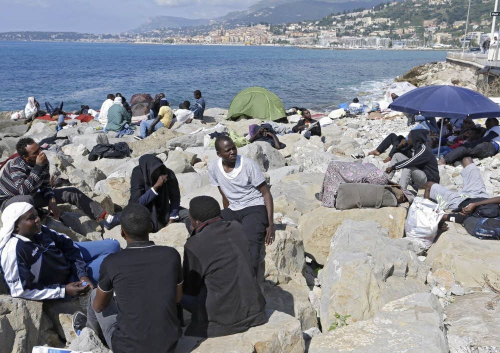 Migranten aus Afrika, gelandet an der französischen Küste, Juni 2015