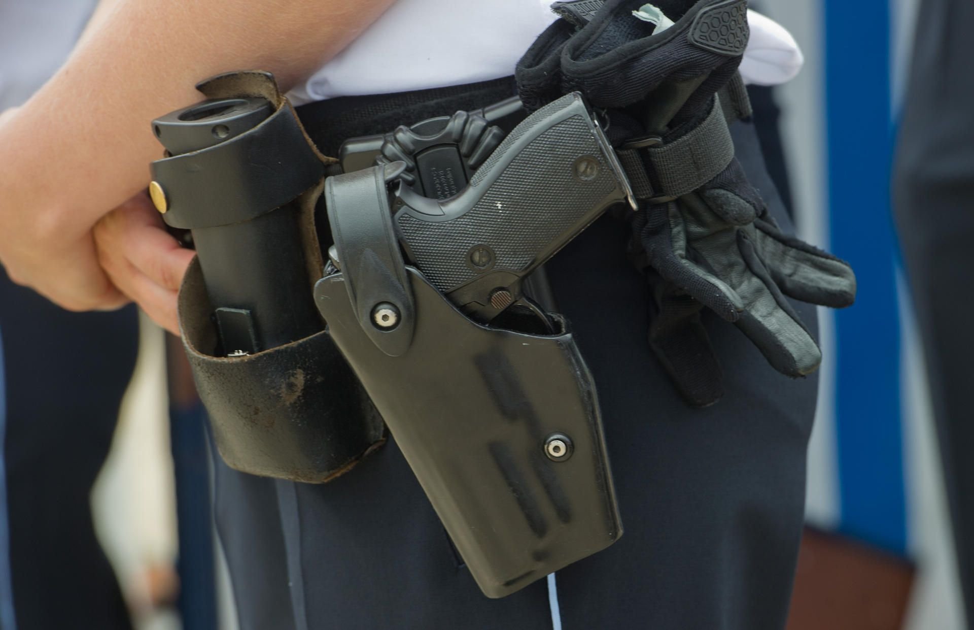 Herbeigerufene Beamte schossen auf den 41-Jährigen Afghanen und trafen ihn tödlich. (Symbolbild)