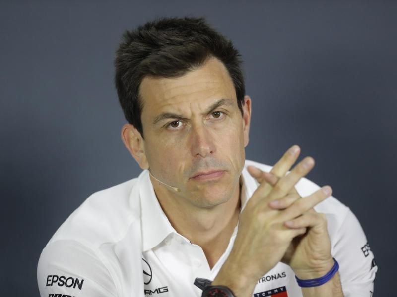 Ist mit seinem Job als Mercedes-Teamchef sehr zufrieden: Toto Wolff. Foto: Sergei Grits/AP