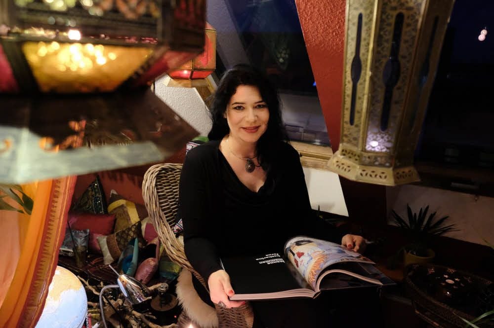 Anna Kuschnarowa in ihrer Leipziger Wohnung. Sie ist die zukünftige Stadtschreiberin in Halle