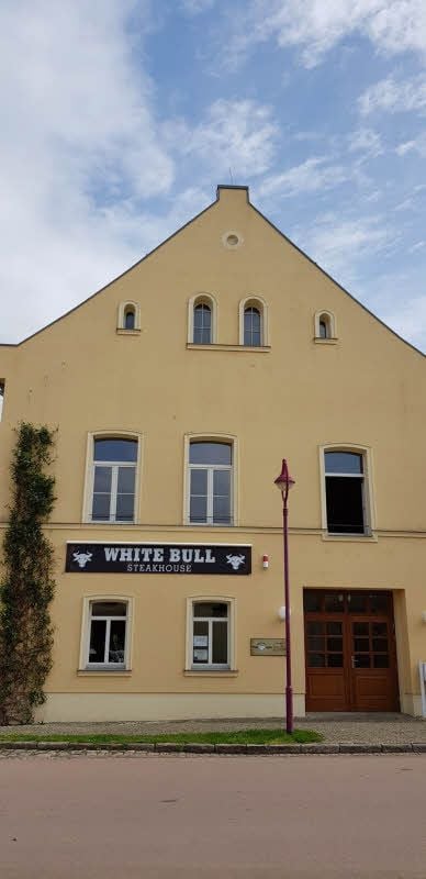 Das Steakhaus „White Bull“ .