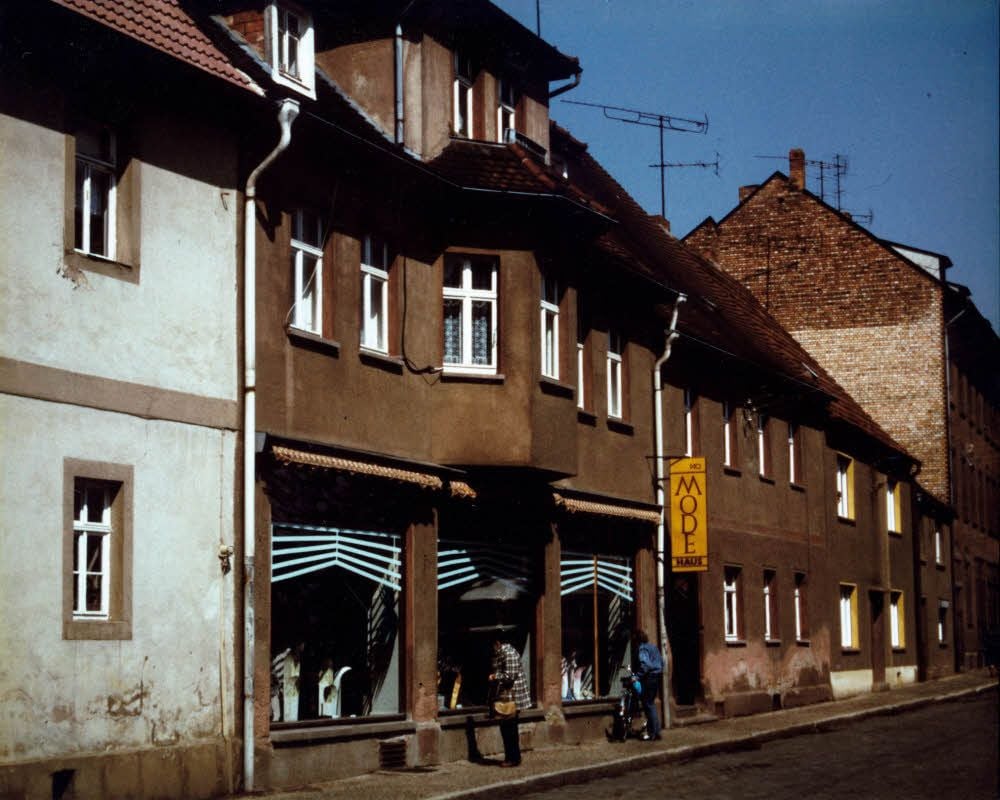 Das Haus in der Straße Am Schild in Allstedt um 1990
