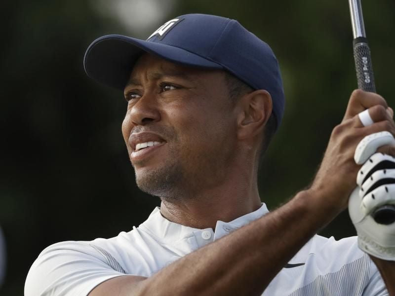 Gab in Jersey City vor der zweiten Runde auf: Tiger Woods. Foto: Mark Lennihan/AP