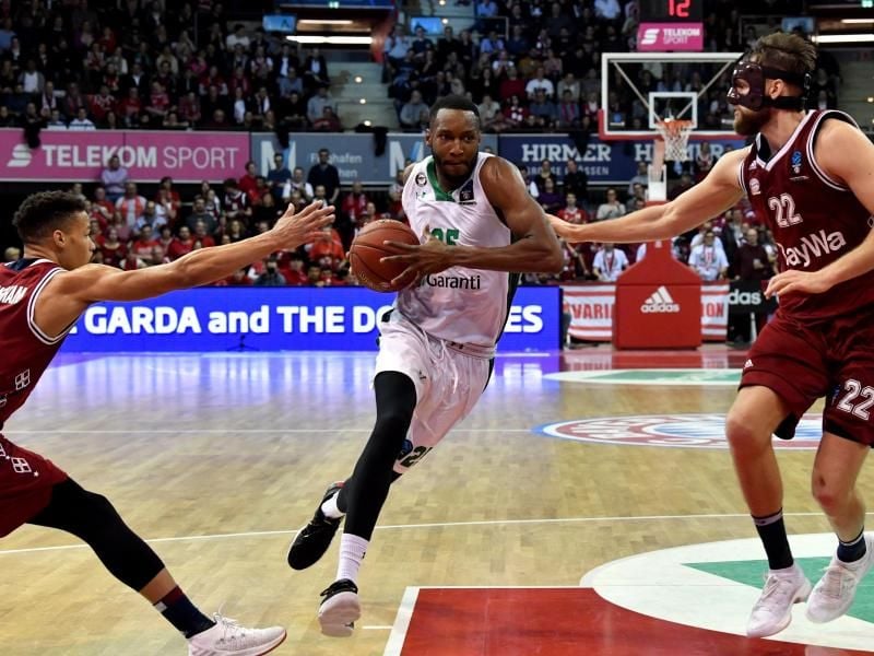 Spielt ab nächster Saison im Bayern-Trikot: JaJuan Johnson. Foto: Peter Kneffel/dpa