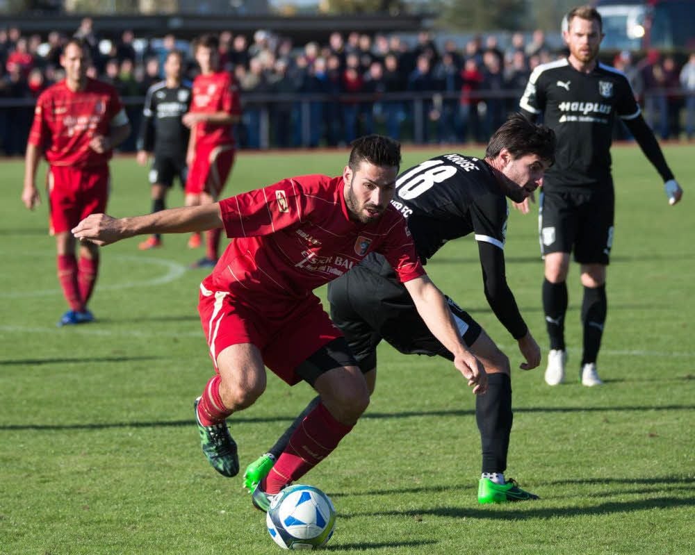 Das Landespokalspiel des SV Eintracht Elster, hier Frank Lehmann am Ball, gegen den Halleschen FC im Oktober 2015.