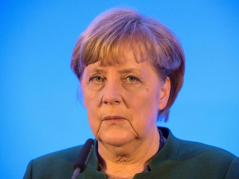 Bundeskanzlerin Angela Merkel vor Beginn einer Klausurtagung des CDU-Bundesvorstands im Hotel Schloss Berg in Perl. Foto: Oliver Dietze