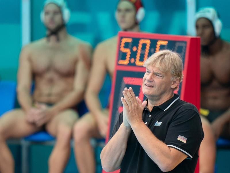 Hagen Stamm hat sein Team für Platz zwei in der WM-Gruppe mit einem Abstecher zu einem Bierfestival belohnt. Foto: B. Thissen/Archivbild