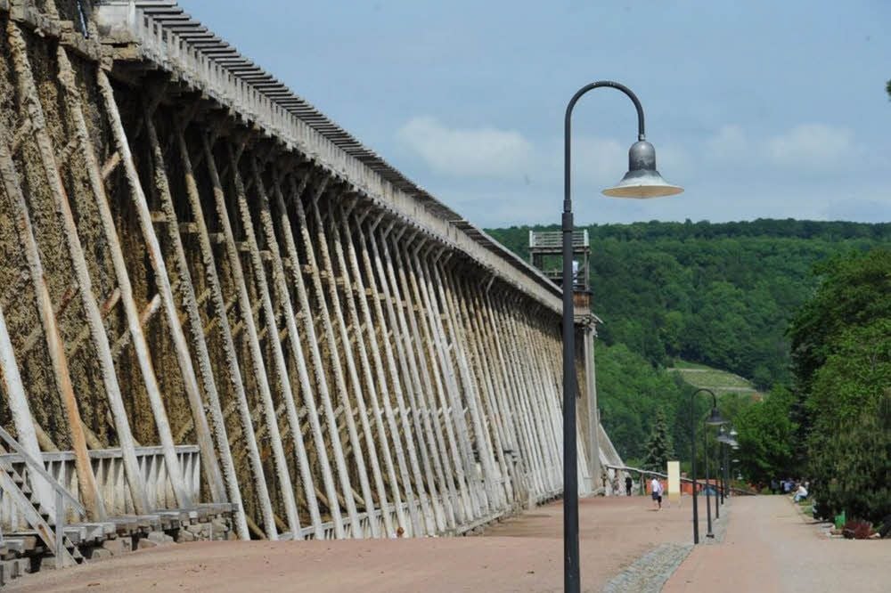 Sowohl das Gradierwerk als auch der Borlachschacht in Bad Kösen können besucht werden. Es gibt Führungen.