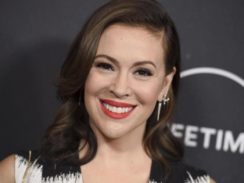 Schauspielerin Alyssa Milano kommt 2018 zur Veranstaltung „Variety's Power of Women”. In den vergangenen Monaten hatte die Schauspielerin durch ihre Covid-19-Erkrankung nicht so viel zu lachen. Foto: Jordan Strauss/Invision/AP/dpa