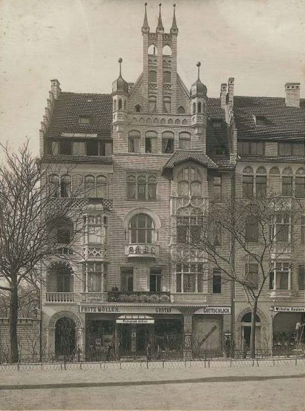 Fritz Möllers Haus um 1900 am heutigen Joliot-Curie-Platz