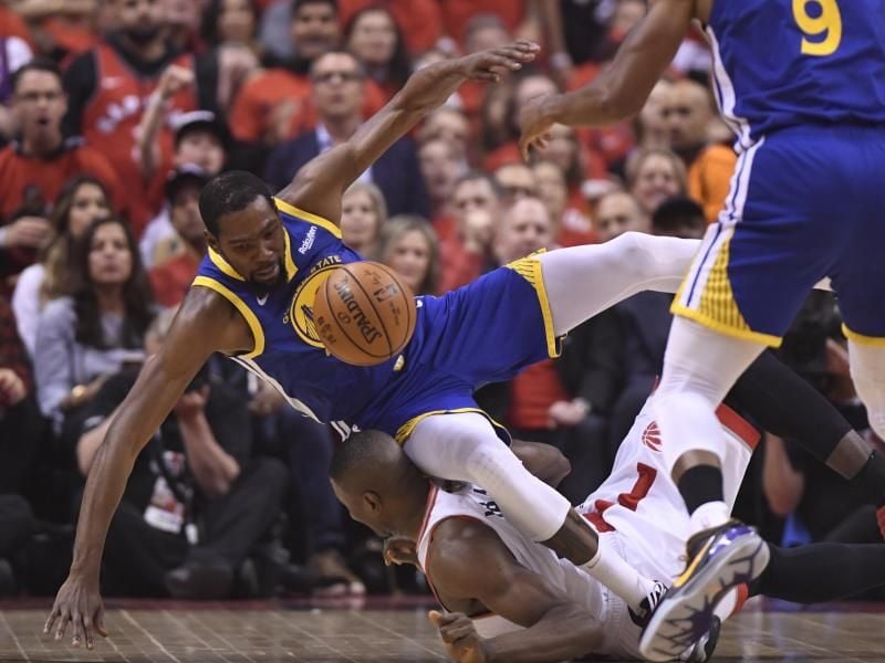Die Golden State Warriors müssen gleich wieder auf Kevin Durant (l) verzichten. Foto: Frank Gunn/The Canadian Press
