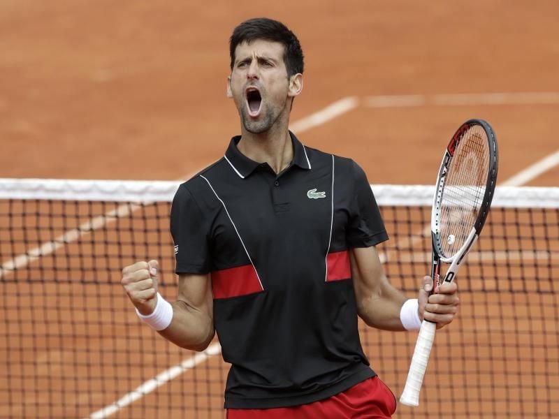 Steht in Paris im Achtelfinale: Novak Djokovic. Foto: Alessandra Tarantino/AP