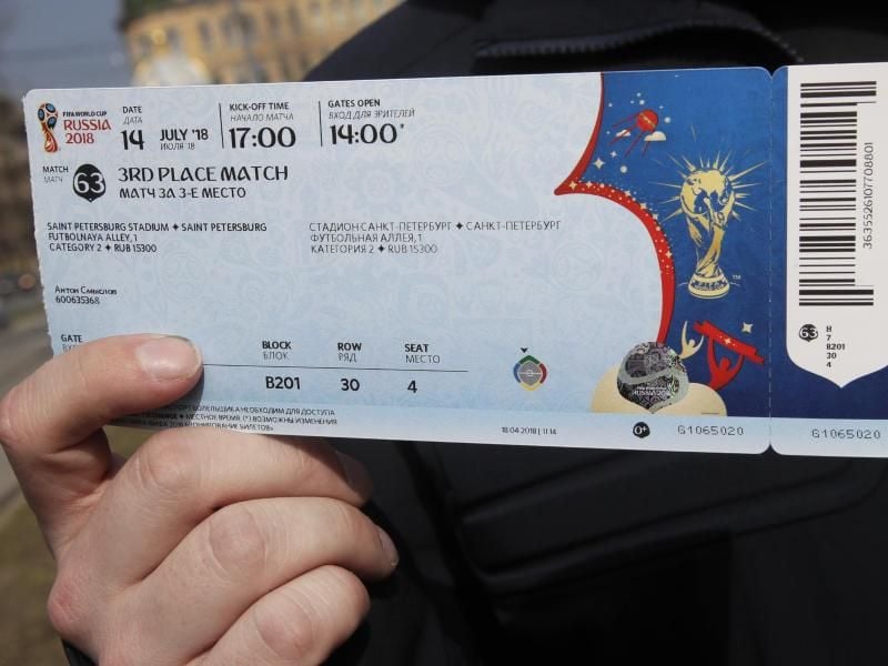 Etwas mehr als 2,4 Millionen WM-Tickets sind verkauft worden. Foto: Dmitri Lovetsky/AP