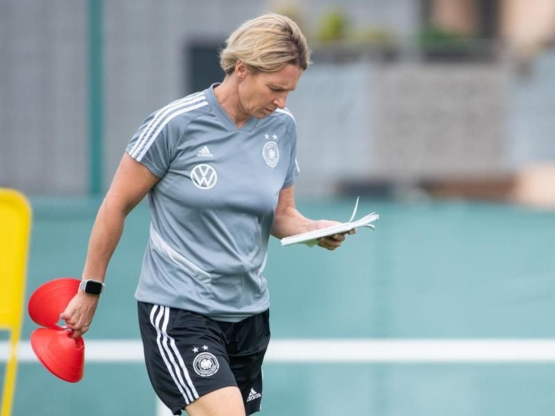 Bundestrainerin Martina Voss-Tecklenburg bereitet ihr Team auf Schweden vor. Foto: Sebastian Gollnow