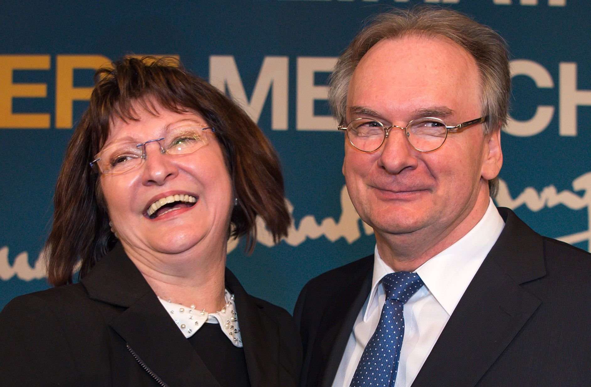 Reiner Haseloff (r, CDU), Ministerpräsident von Sachsen-Anhalt, und seine Frau Gabriele.