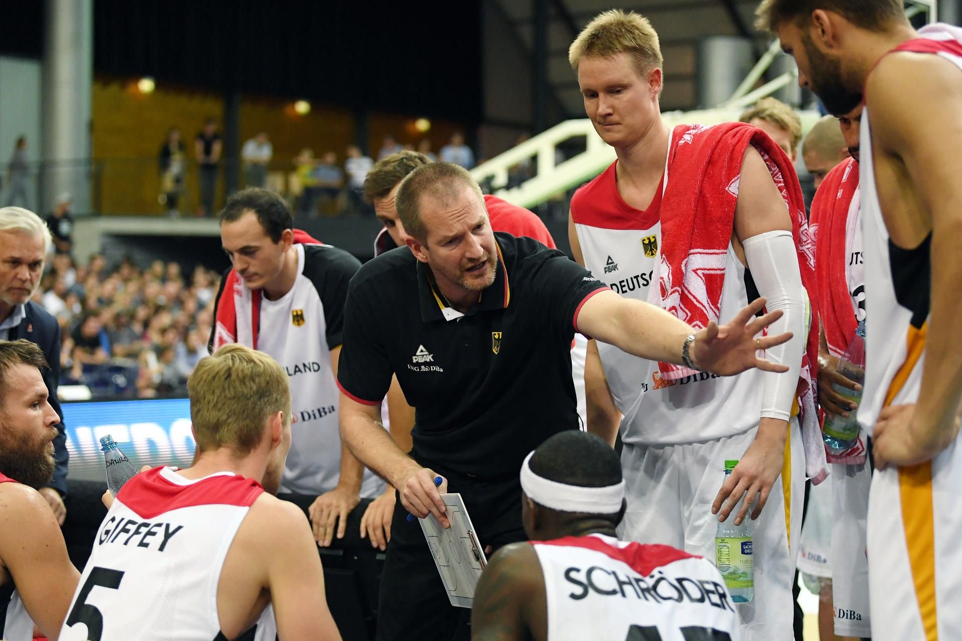 Das Team von Henrik Rödl hat sich in Leipzig im Spiel gegen Israel qualifiziert.
