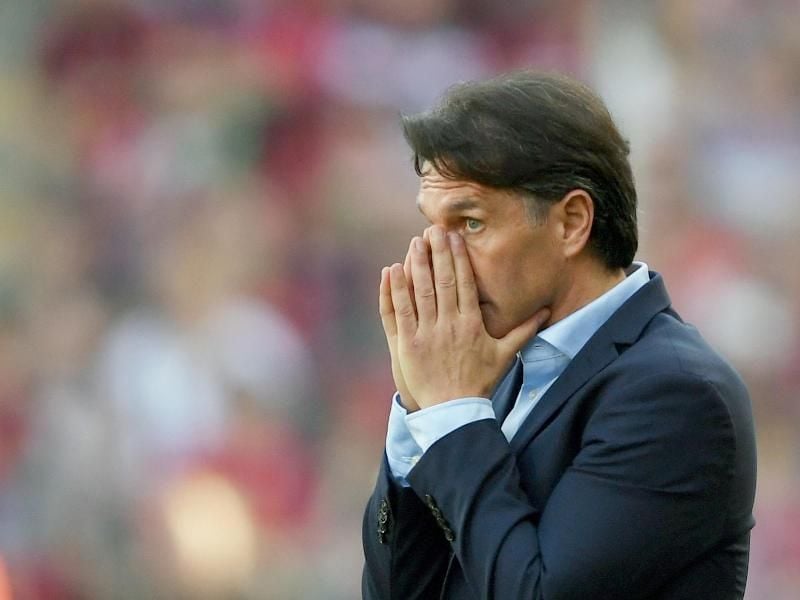 Wolfsburgs Trainer Bruno Labbadia muss mit seinem Team in Mönchengladbach antreten. Foto: Patrick Seeger