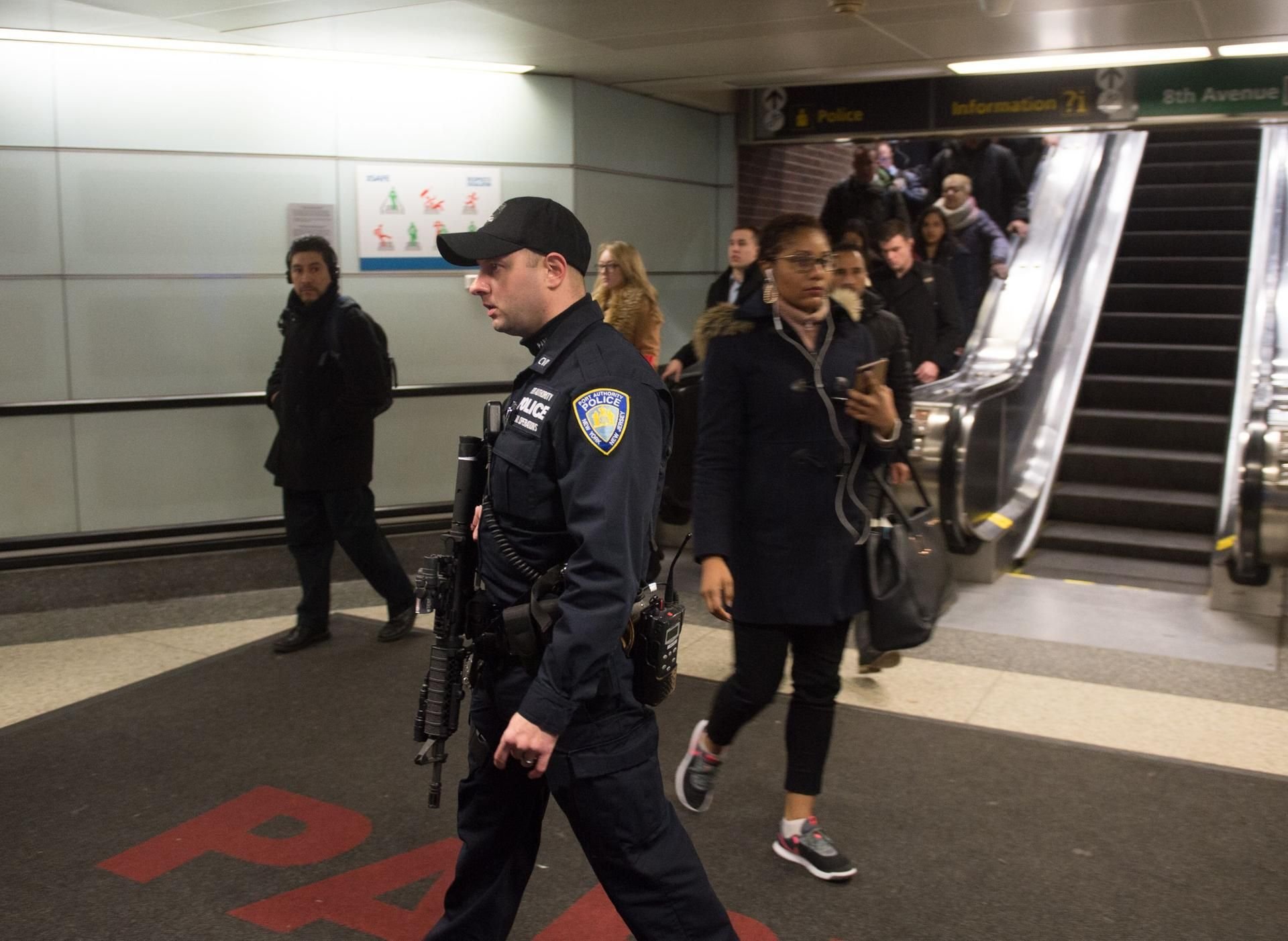 Polizei an der Busstation Port Authority.
