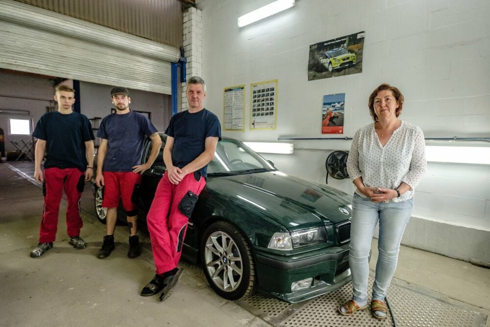 Das Team der Gräfenhainichener Lackierwerkstatt „Carstyling“ wartet seit rund zwei Jahren auf Verstärkung aus der Ukraine.