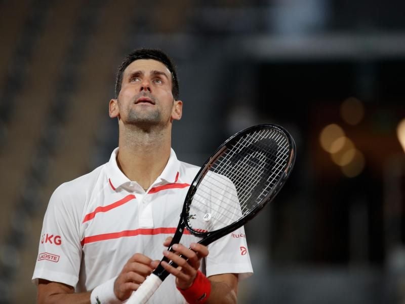 Novak Djokovic kann sich Tennis auch ohne Linienrichtern vorstellen. Foto: Alessandra Tarantino/AP/dpa