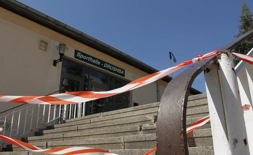 Der Eingang zur Drushbahalle ist schon länger abgesperrt.