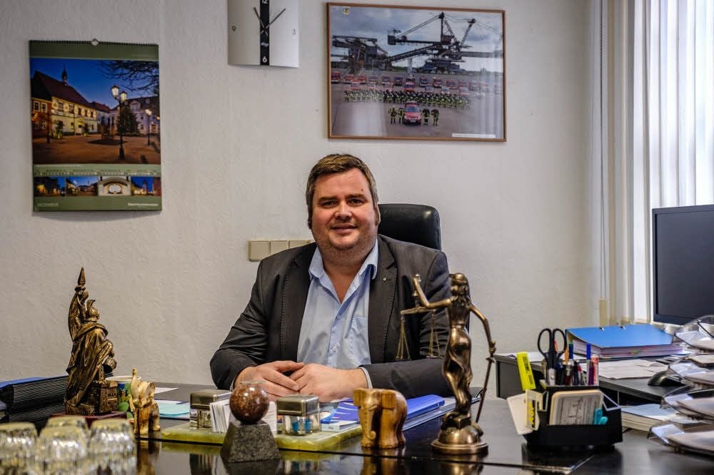 Enrico Schilling (CDU) in seinem Büro im Gräfenhainichener Rathaus.