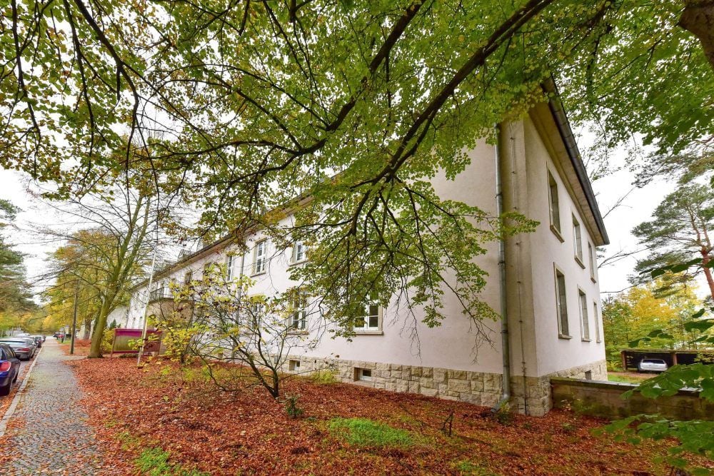 In der Finanzrat-Albert-Straße 2 wird der Bestand während der Sanierung der Wissenschaftlichen Bibliothek untergebracht.