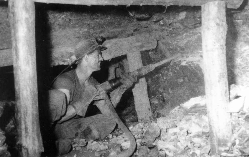1951 wurde auf dem Thomas-Münzer-Schacht im Huntestreb abgebaut. Das war sehr schwere körperliche Arbeit in Zwangshaltung.