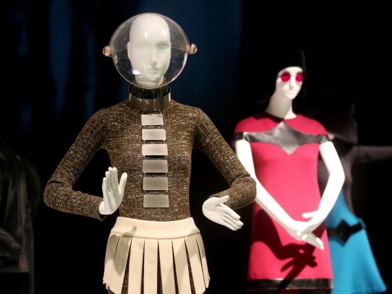 Im Kunstpalast werden mehr als 80 Kleidungssstücke und Accessoiress sowie Fotos und Filmmaterial gezeigt. Foto: Roland Weihrauch