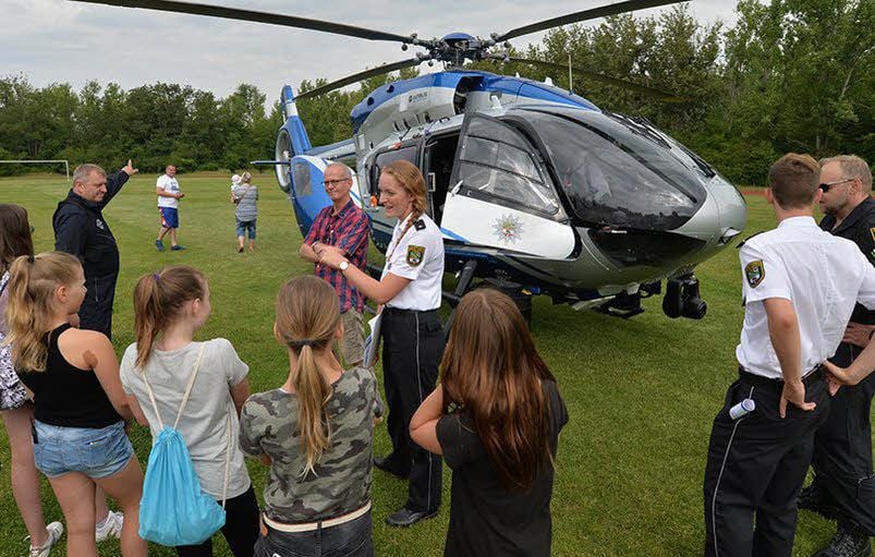 Der derzeit modernste Polizeihubschrauber war gelandet.