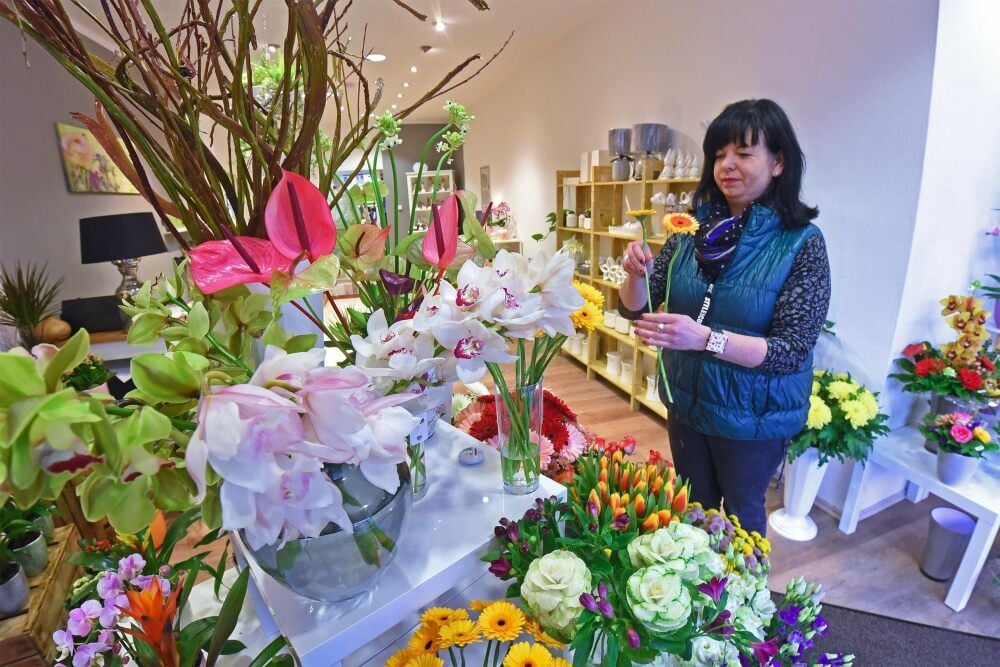 Blumen, Pflanzen, Keramik: Andrea Schrader hat einen Blumenladen an der Vorderbreite eröffnet.