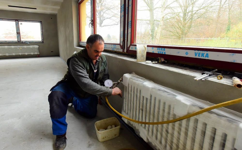 In Teuchern wird bereits seit fast einem Jahr der Hort neu gebaut, damit mehr Kindern dort untergebracht werden können.