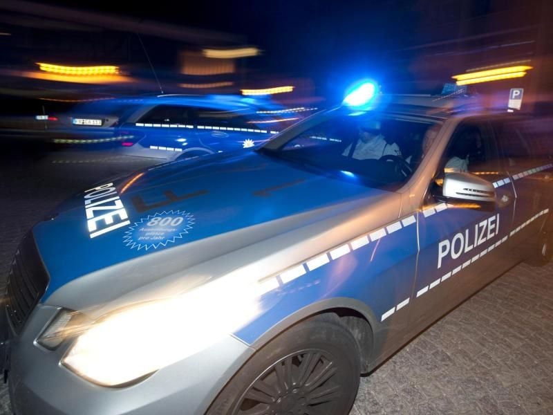 Die drei Männer konnten nach einer kurzen Verfolgung aber festgenommen werden. (Symbolbild)