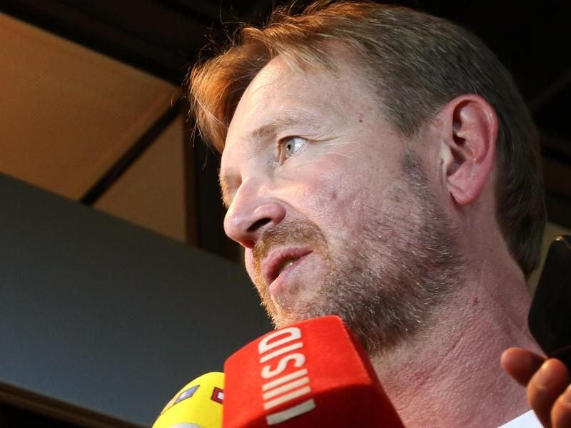 Der Trainer der Handballmannschaft des HSV Hamburg, Martin Schwalb spricht. Foto: Bodo Marks/Archiv