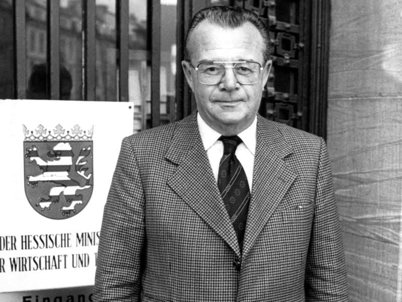 Der damalige hessische Wirtschaftsminister Heinz Herbert Karry. Foto: Heinz Wieseler/dpa/Archivbild
